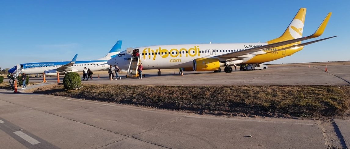 Flybondi no vuela, pero continúa vendiendo pasajes
