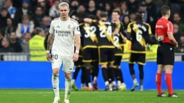 No se salvó ni Mastantuono en el Real Madrid: salió sustituido y fue silbado por los hinchas