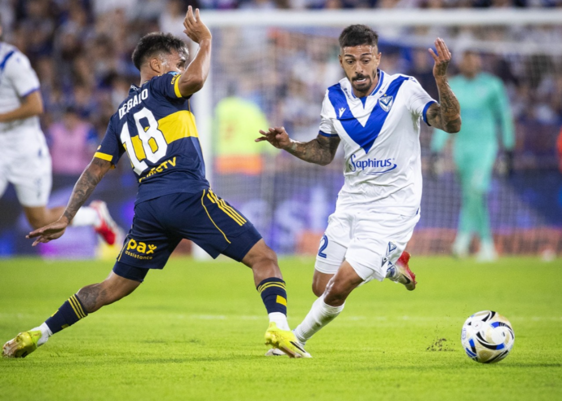 Vélez fue superior a Boca y le ganó en Liniers para subirse a la punta