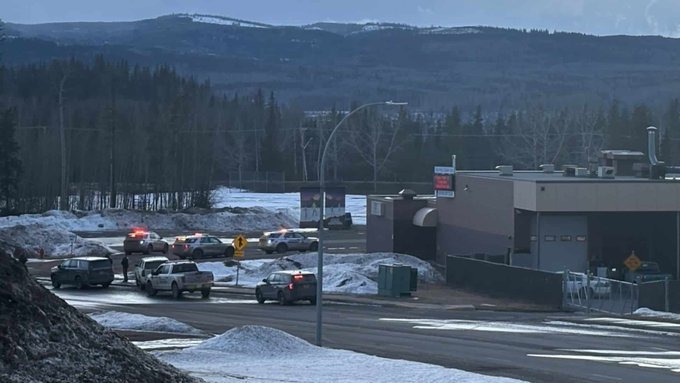 Al menos 10 muertos y 25 heridos en un tiroteo en una escuela de Canadá