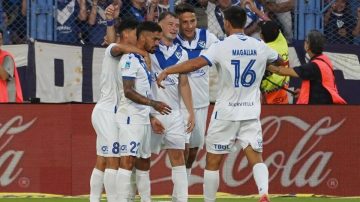 EN VIVO: Lanzini le da el triunfo parcial a Vélez sobre River en el primer tiempo