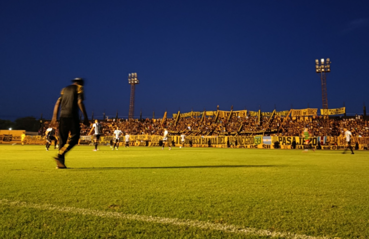 Mitre convoca a sus hinchas con pantalla gigante para acompañar al equipo en Buenos Aires