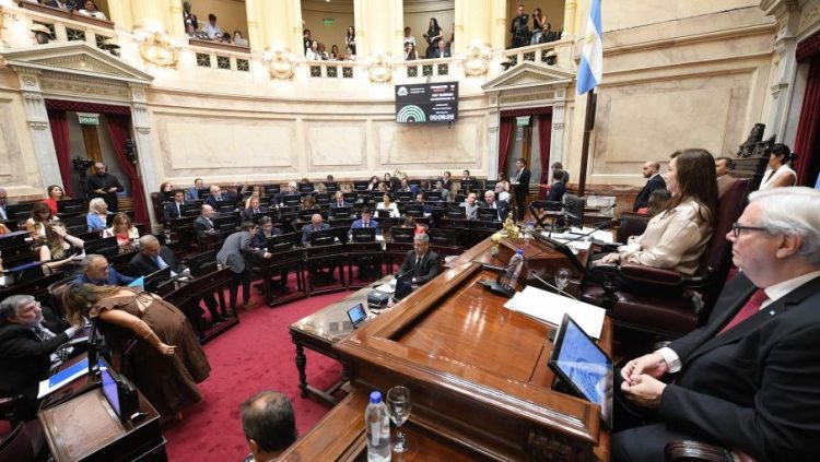 El oficialismo va al recinto del Senado para tratar la reforma de Glaciares y el acuerdo Mercosur-UE