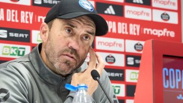 Chacho Coudet desmintió un contacto de la dirigencia de River