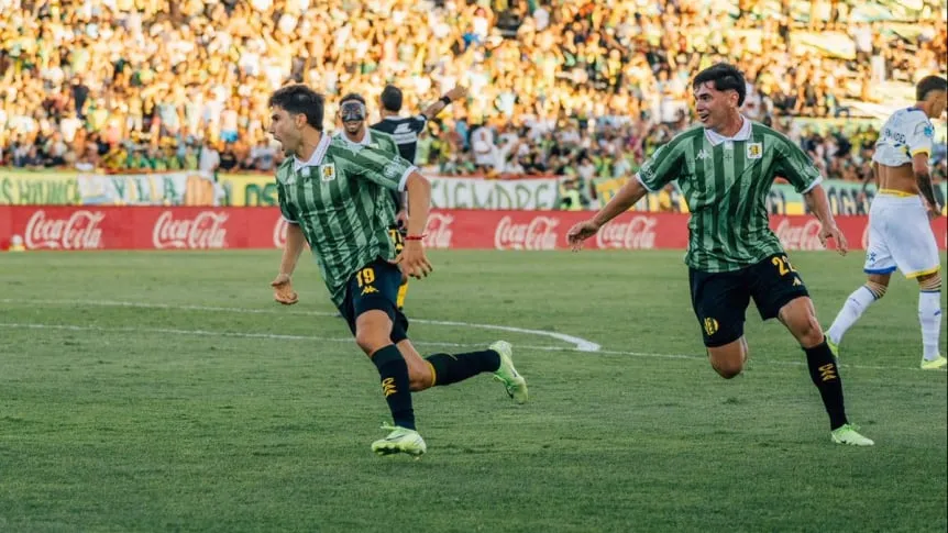 Sobre el final, Aldosivi le sacó el triunfo a Rosario Central en Mar del Plata