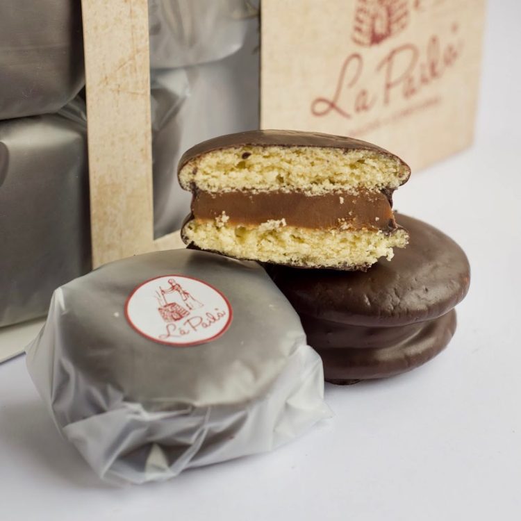 Córdoba: emblemática fábrica de alfajores cerró debido a la apertura de las importaciones