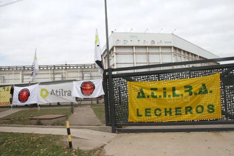 La empresa fabricante de los postres Shimmy quebró y dejó en la calle a 400 trabajadores