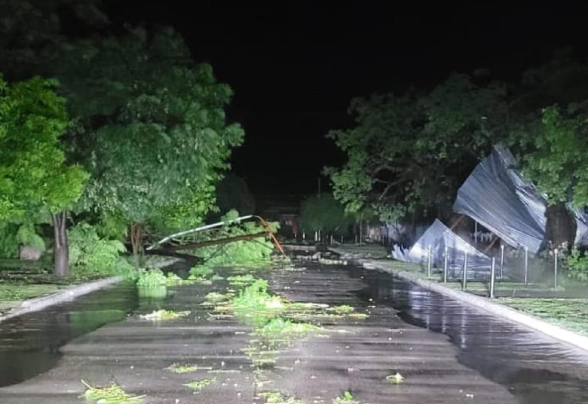 El paso de un “tornado” dejó severos daños y cortes de luz en Mailín y Laprida