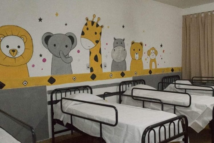 20 minutos desesperantes: logran salvarle la vida a una beba que se atragantó con una tapita