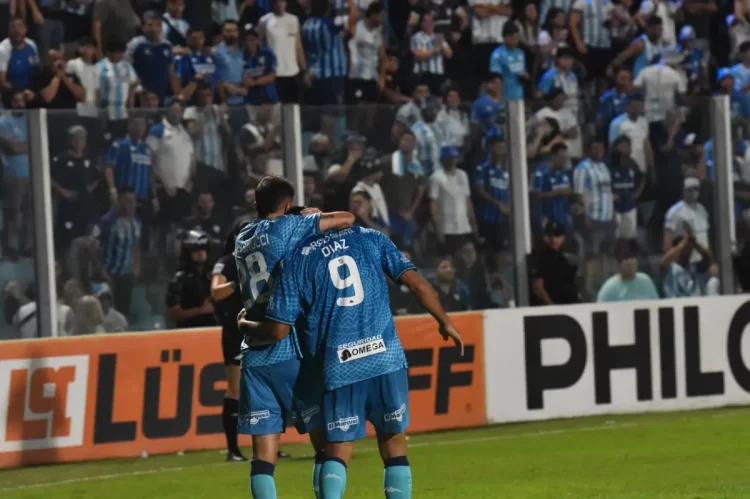 En vivo: Atlético Tucumán vence a Gimnasia y Esgrima La Plata en un duelo clave