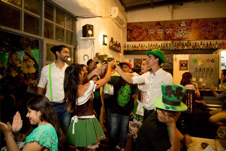 Por qué se celebra San Patricio y dónde vivir la fiesta en Santiago del Estero: guía para una noche bien verde