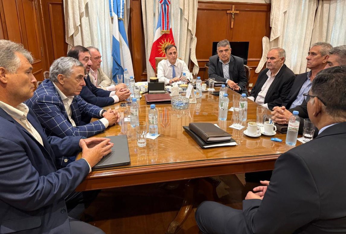 Refuerzan la asistencia a familias afectadas por las lluvias tras una reunión del gabinete provincial