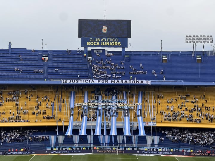 “Justicia por Maradona”: la bandera que apareció en la previa del amistoso