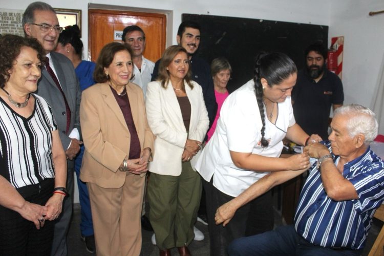 Arrancó la vacunación antigripal para los centros de jubilados de la ciudad