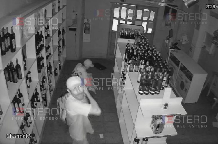 Desvalijan una tienda de bebidas tras romper rejas y candados