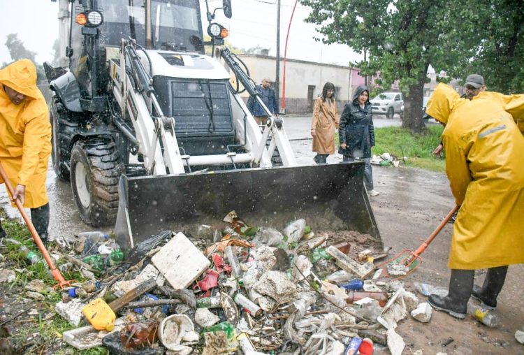 La intendente Fuentes supervisó el trabajo del Comité de Emergencia debido a la lluvia que superó lo 110 milímetros durante la mañana