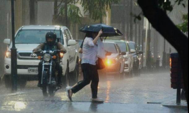El calor se impone en Santiago en pleno invierno y el SMN activa alerta amarilla por tormentas: ¿Llegó El Niño?