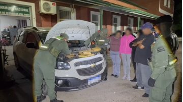 Aguirre: detuvieron a salteños que viajaban con 63 kilos de cocaína ocultos en distintas partes del auto