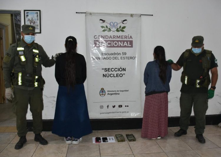 Detuvieron a dos pasajeras de un ómnibus que ocultaban dos kilos de cocaína debajo de sus asientos