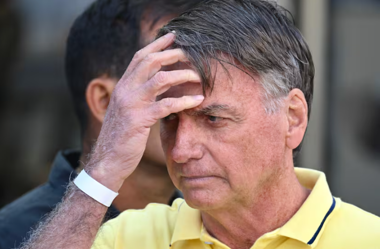 Jair Bolsonaro fue internado en terapia intensiva: su salud, cada vez más complicada