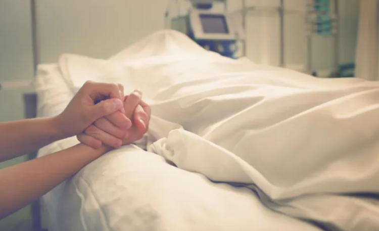 Qué es la “muerte digna”, un tipo de “eutanasia pasiva” que está permitida en Argentina