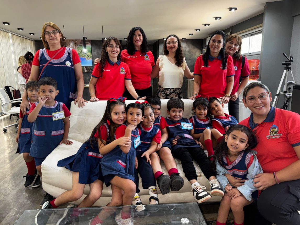 Del aula al streaming: el Jardín “Grillito” visitó La Mañana de Info con sus pequeños comunicadores