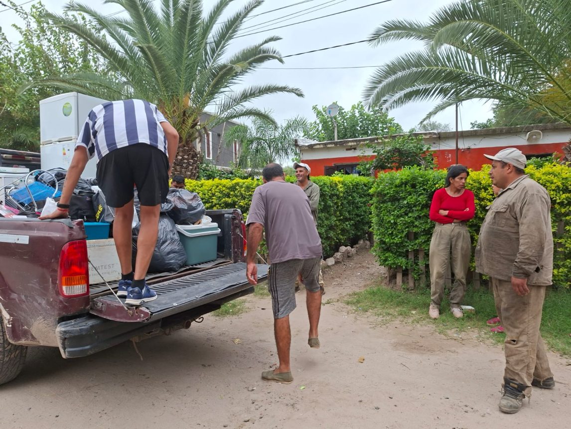 Entre la solidaridad y el oportunismo: algunos fleteros cobran hasta $40 mil a familias evacuadas para trasladar sus pertenencias