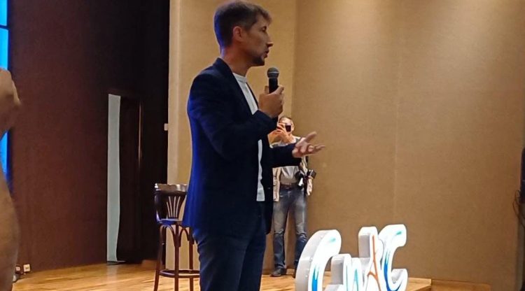 El economista Hernán Letcher brindó su charla: “Las 10 cosas que querés saber y no te animas a preguntar de la economía argentina”