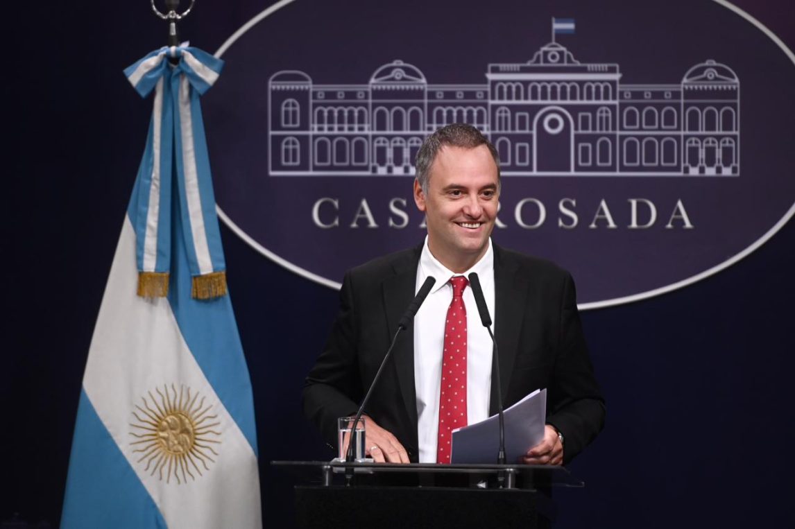 Adorni anunció el fortalecimiento de las Fuerzas Armadas y el envío de un paquete de reformas al Congreso