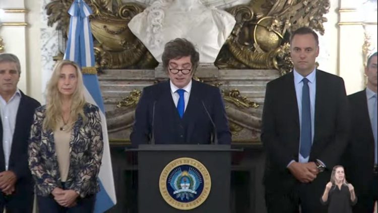Milei en cadena nacional: “Expropiar está mal porque robar está mal”