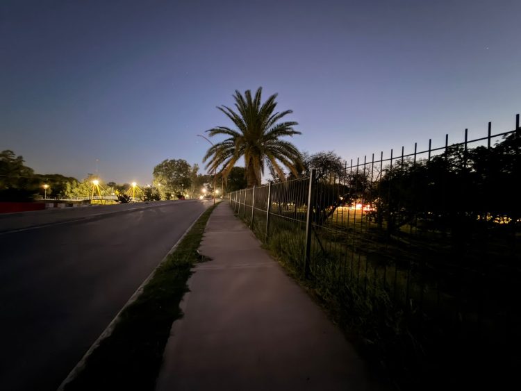 “Oscuridad total”: vecinos denuncian falta de alumbrado en la Avenida Núñez del Prado