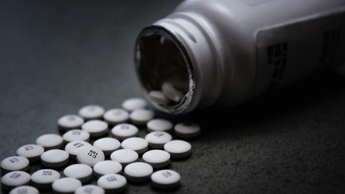 Un hombre quedó en grave estado tras ingerir 30 pastillas de clonazepam y cortarse la muñeca