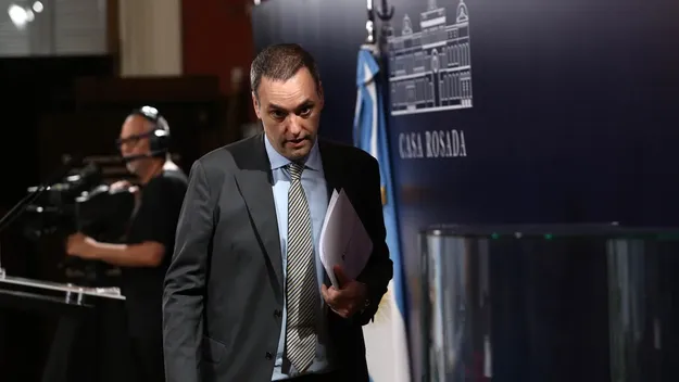 Adorni brindará su informe de gestión y deberá responder casi 5000 preguntas que le formularon diputados de la oposición