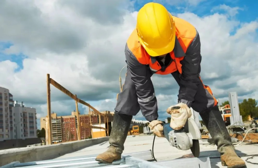 El costo de la construcción aumentó 1,9% en febrero, con variación interanual del 24,5%