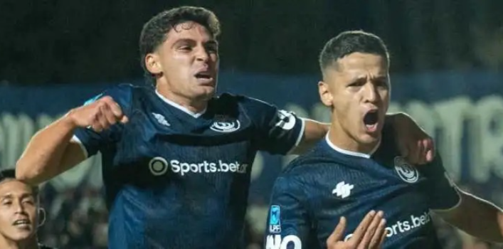 Independiente Rivadavia derrotó a Rosario Central y quedó como único líder de la zona B