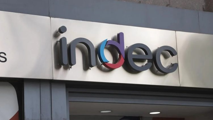 Según el INDEC, los salarios subieron 3,5% en abril y le ganaron a la inflación