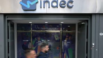 Este miércoles, el INDEC difunde el índice de salarios y las cifras sobre el turismo internacional