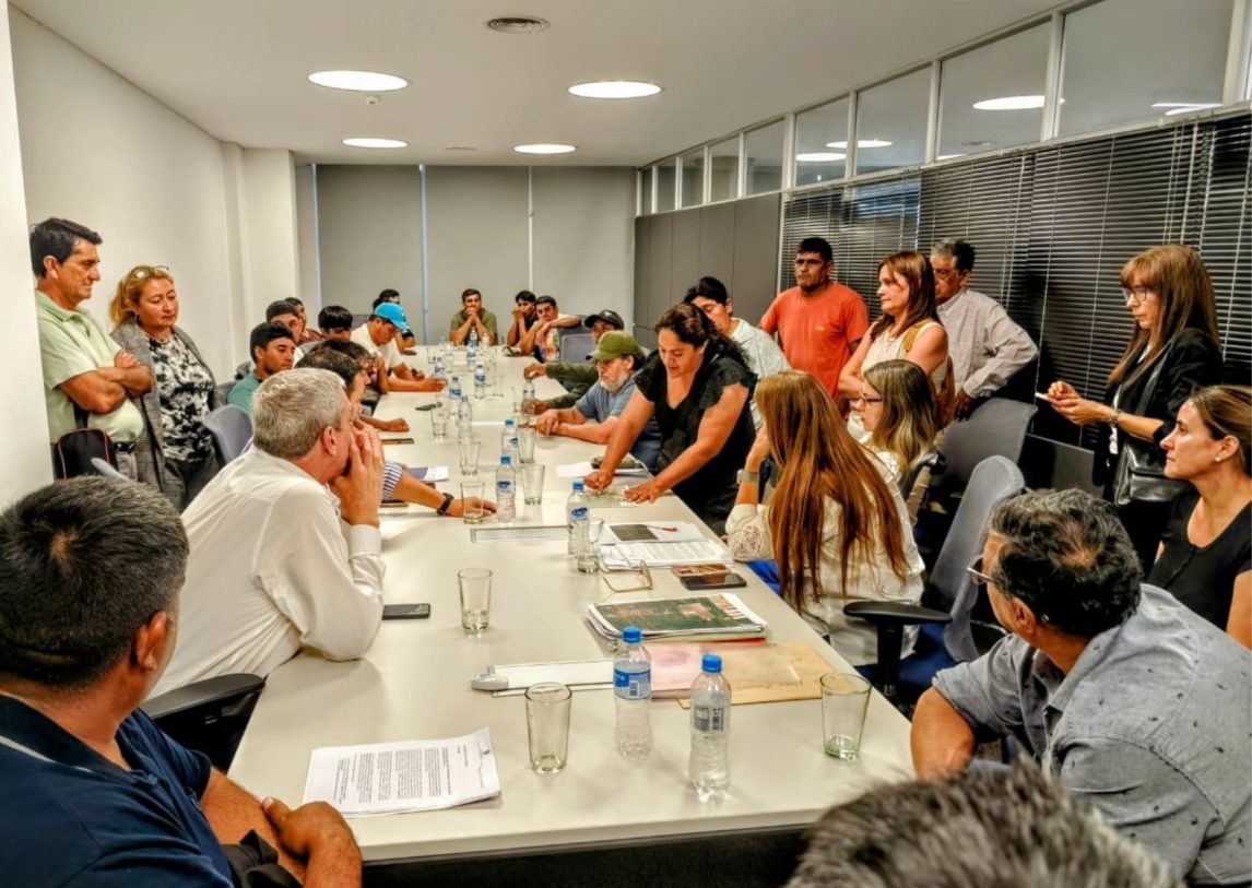 Histórico: mesa de diálogo entre el MOCASE VC, la empresa AGD y el Gobierno Provincial
