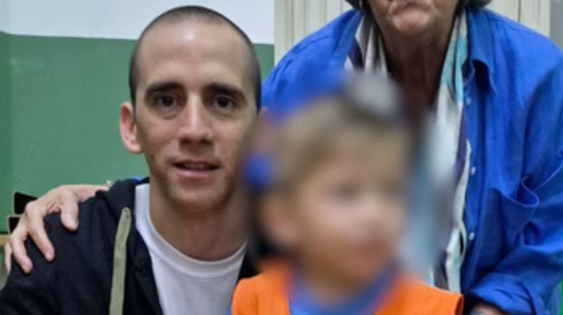 Nahuel Gallo llevó a su hijo al jardín tras 448 días de cautiverio