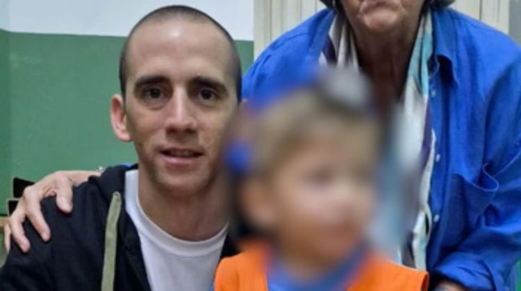 Nahuel Gallo llevó a su hijo al jardín tras 448 días de cautiverio