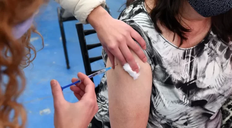 Alertan por la caída en la aplicación de la vacuna contra la gripe