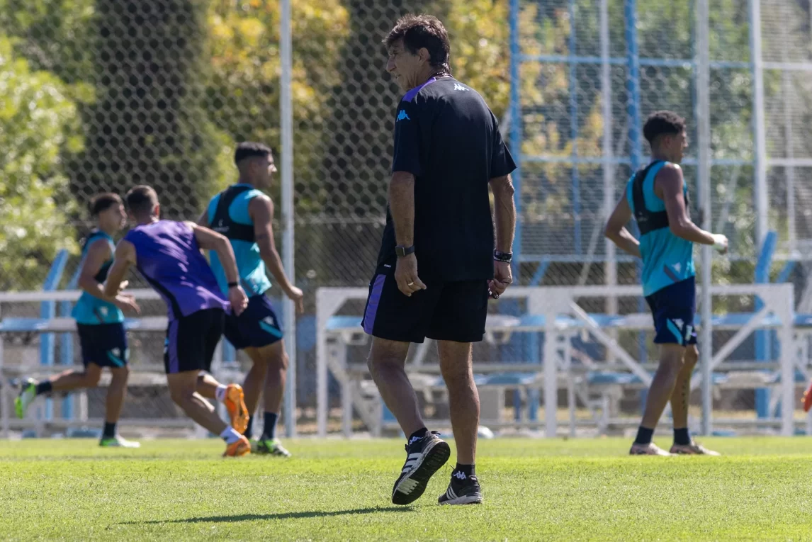 Racing perfila el equipo para el clásico ante River