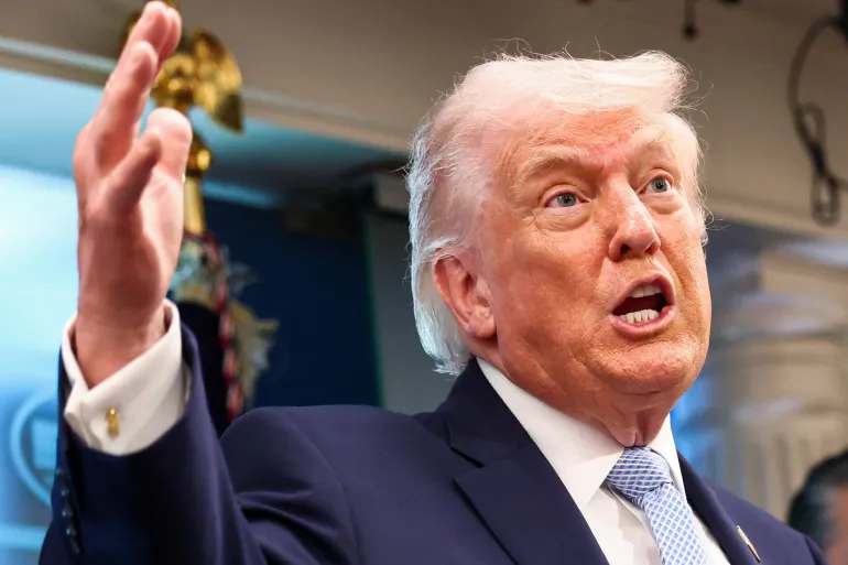 Trump ordena un freno temporal a los ataques tras la propuesta de Pakistán