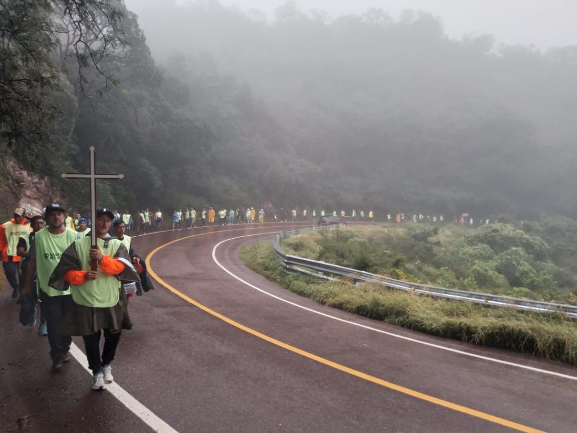 Más de 100 kilómetros de fe: el Padre Pepe y los jóvenes del Hogar de Cristo ya están en Lavalle