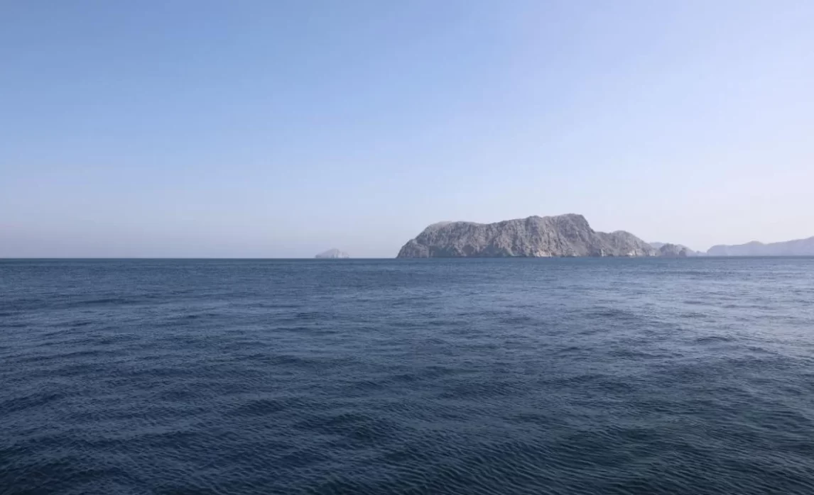 Irán busca un acuerdo de paz con EE. UU. para reabrir el estrecho de Ormuz