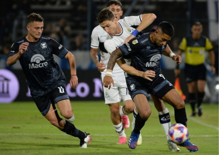 Belgrano recibe a Gimnasia con la clasificación en juego