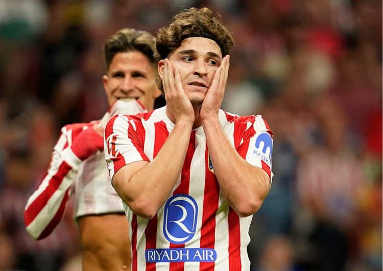 Alarma en el Atlético de Madrid por Julián Álvarez: lo esperan para la Champions