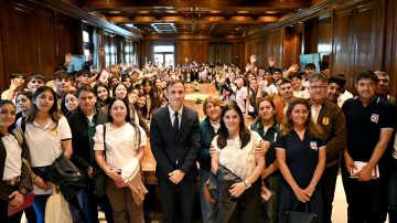 Educación e integración: estudiantes de cuatro departamentos visitaron Casa de Gobierno
