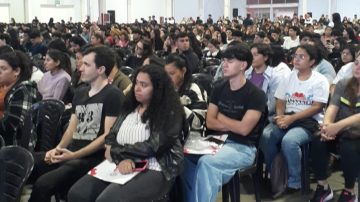 Comenzó la clase magistral del programa Santiago Crece con Vos con miles de asistentes en el Nodo Tecnológico