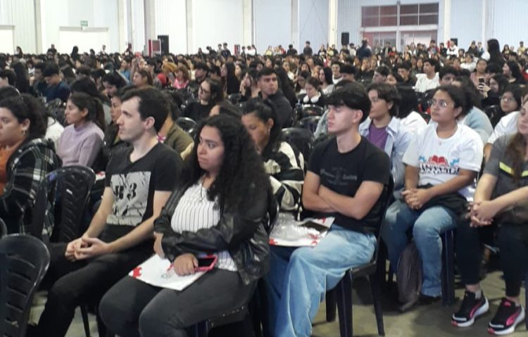 Comenzó la clase magistral del programa Santiago Crece con Vos con miles de asistentes en el Nodo Tecnológico